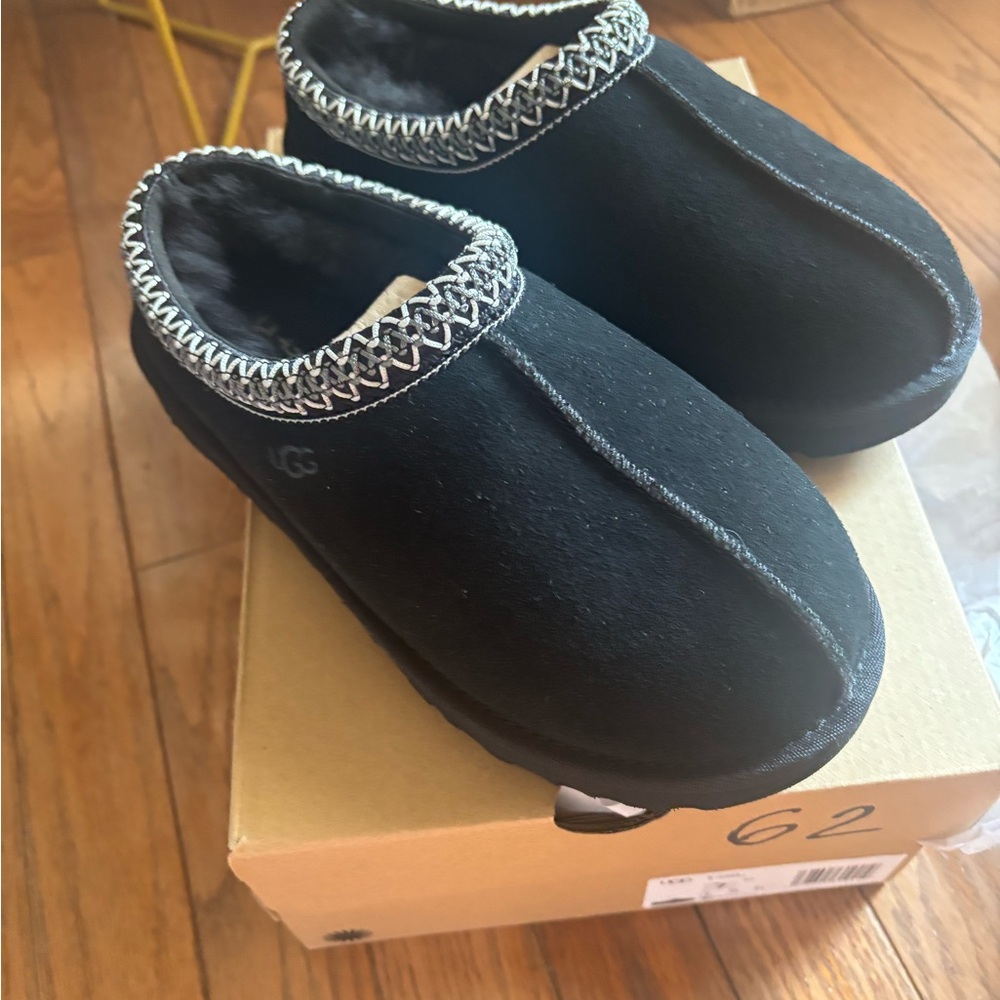 UGG Tasman II Black Slip-On Mule with Contrast Stitching - Picture 3 of 5